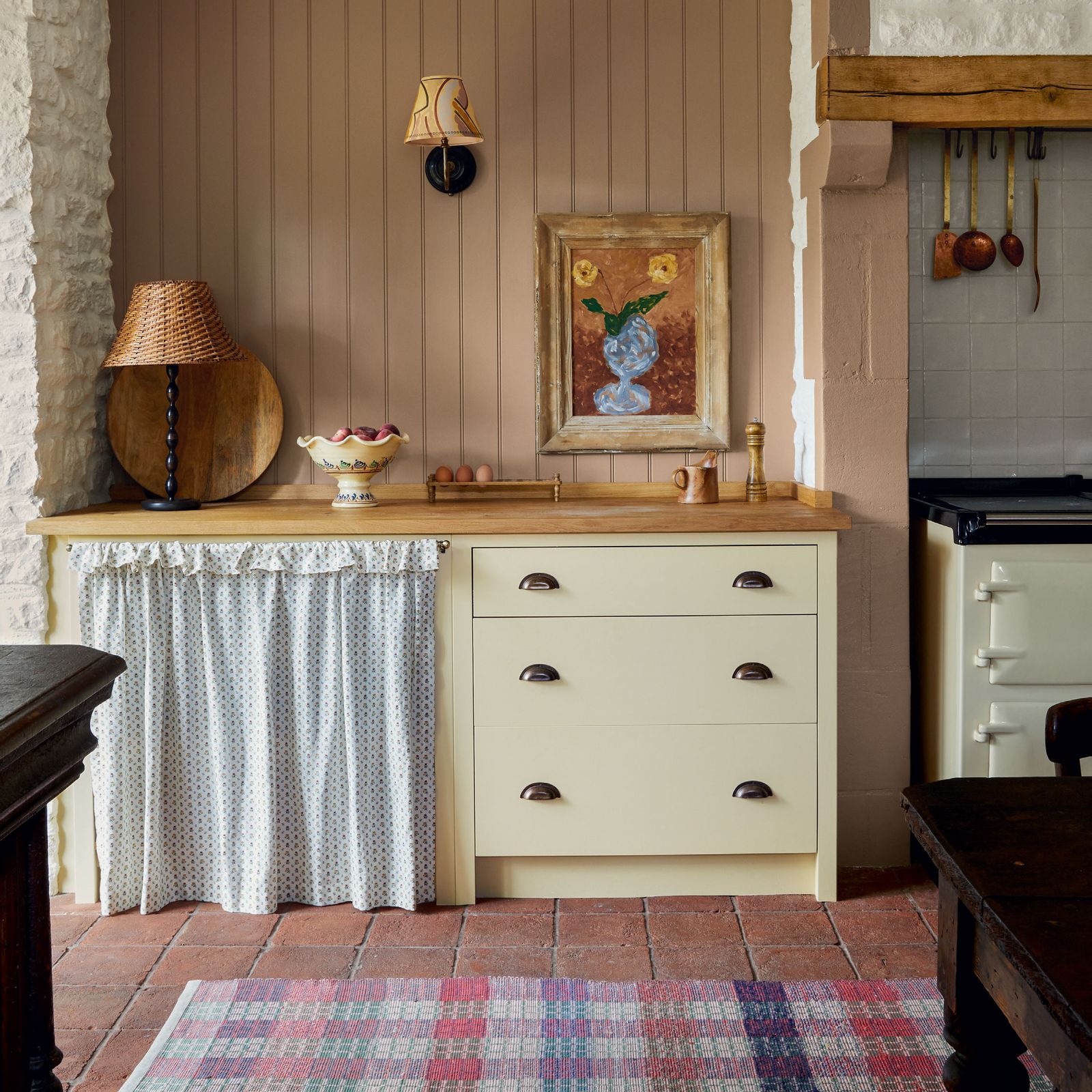 Is there such a thing as a ‘flattering’ paint colour? If so, what is it?
